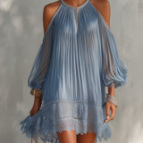 Séraphine - robe mini bleue à épaules dénudées et ourlet en dentelle pour femme