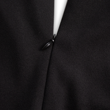 Nora | Robe noire raffinée avec ceinture et col mandarin