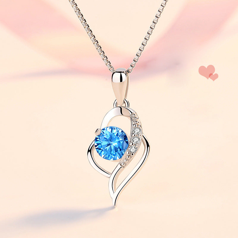 Suza, collier à pendentif cœur - détail du bijou