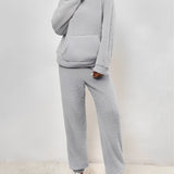 Ayla Ensemble Loungewear en Polaire pour Femme – Hoodie et Pantalon Doux et Confortables pour une Chaleur Décontractée