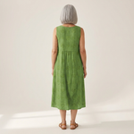 Alix - robe fluide et confortable pour femme, portée en tenue d’été