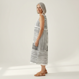 Christiane - robe fluide et confortable pour femme, portée en tenue d’été