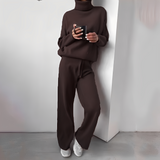 Kimberlee Ensemble Loungewear à Col Roulé pour Femme – Tenue Deux-Pièces Douce et Confortable avec Coupe Moderne