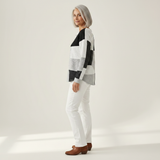 Ella - Pull patchwork noir et blanc - détail du tissu