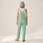 Margaux - salopette imprimée à jambes larges, portée avec un haut uni