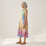 Corinne - robe fluide et confortable pour femme, portée en tenue d’été