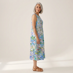 Marceline - robe fluide et confortable pour femme, portée en tenue d’été