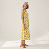 Mathilde - robe fluide et confortable pour femme, portée en tenue d’été