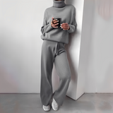 Kimberlee Ensemble Loungewear à Col Roulé pour Femme – Tenue Deux-Pièces Douce et Confortable avec Coupe Moderne