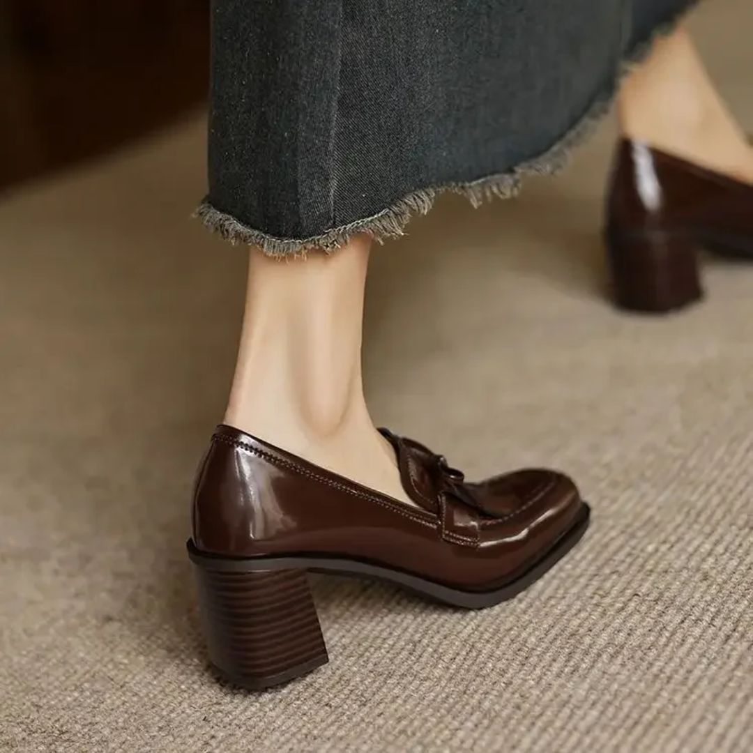 Dorothy : mocassins à talons, gros plan