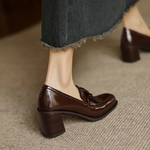 Dorothy : mocassins à talons, gros plan