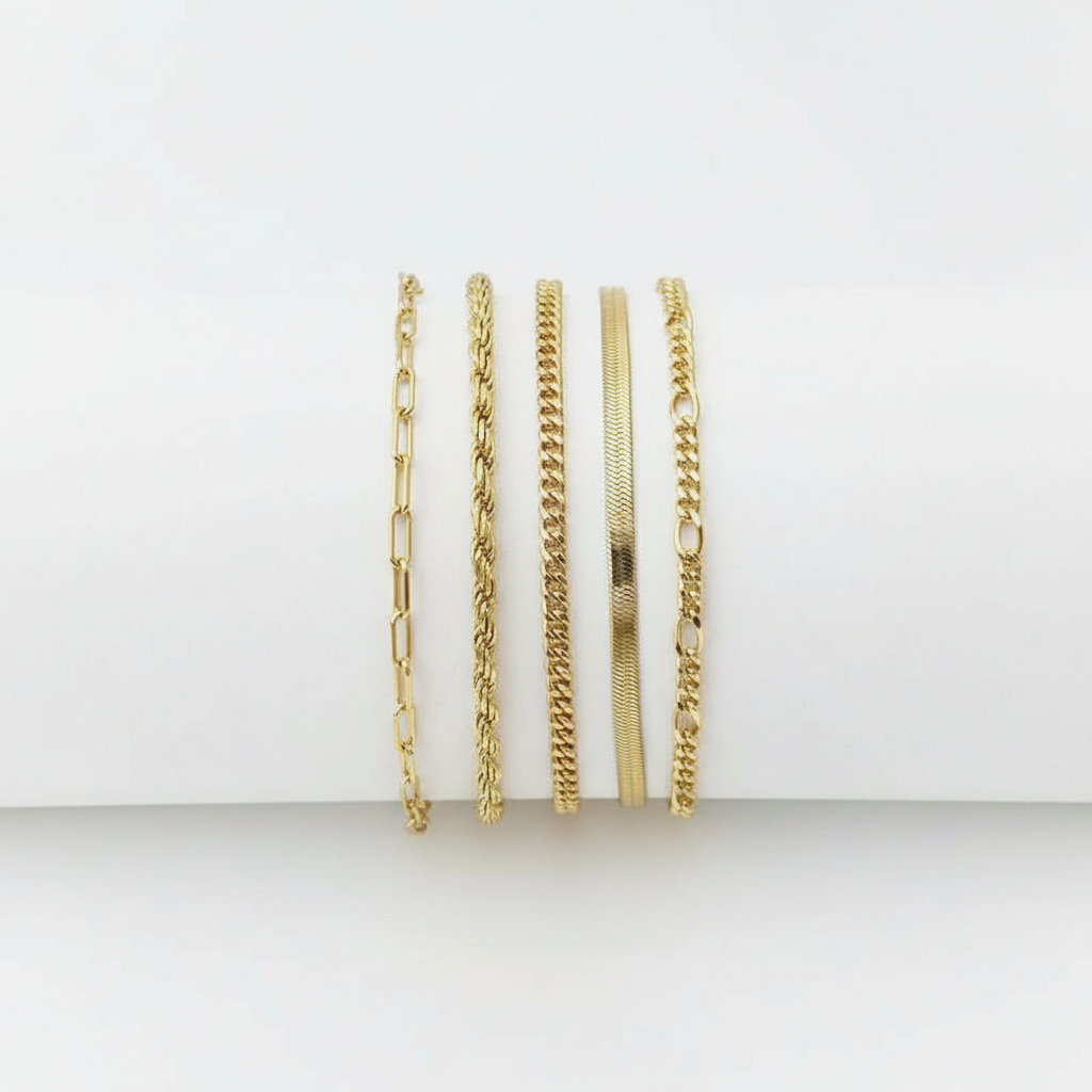 Aurelia, ensemble de cinq bracelets en acier - vue d'ensemble