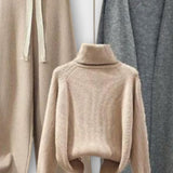 Joséphine - Ensemble pull à col roulé, cardigan & pantalon