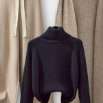 Joséphine - Ensemble pull à col roulé, cardigan & pantalon