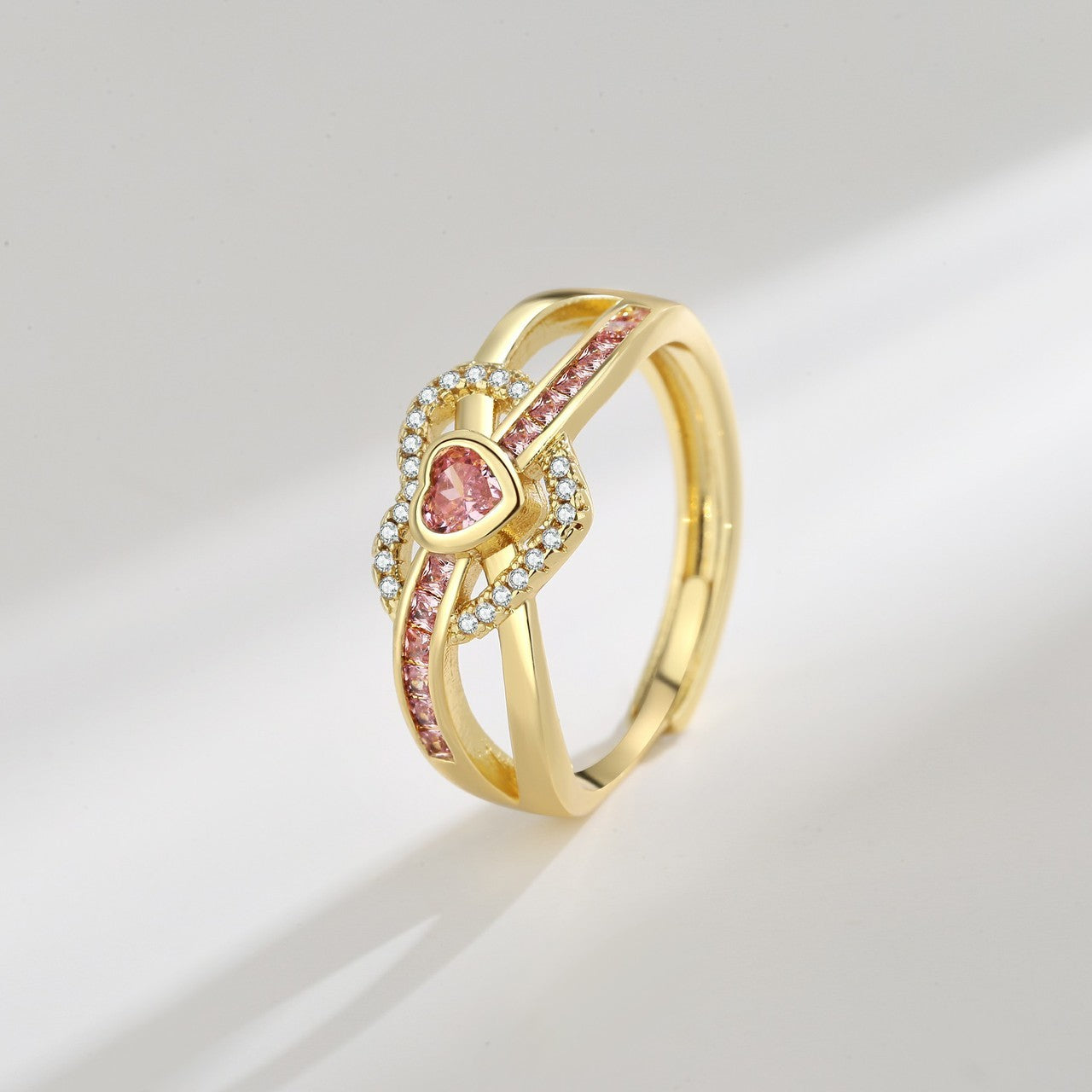 Elara, bague ajustable à motif cœur - vue d'ensemble