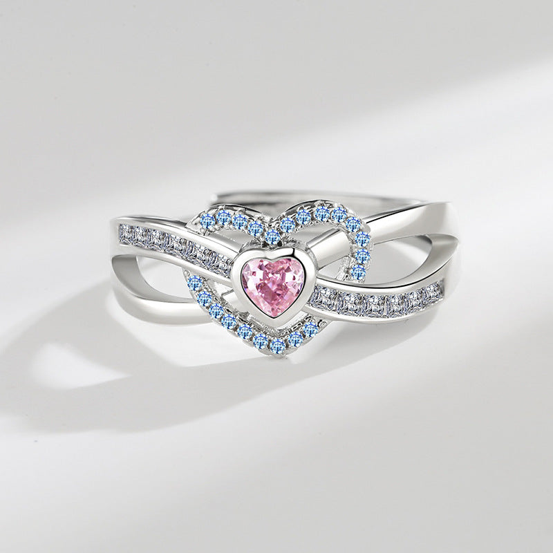 Elara, bague ajustable à motif cœur - détail du bijou