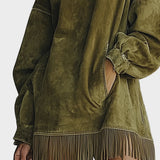 Jacinthe - robe en suédine avec col roulé et franges, détail de la finition