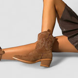 Daphné - Bottines western brodées