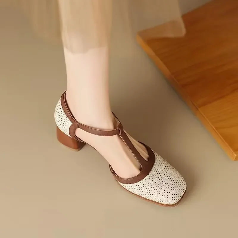 Katarzyna : chaussures orthopédiques à talons moyens, gros plan
