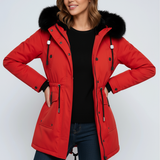 Leonor Parka Femme d’Hiver – Capuche avec Col en Fausse Fourrure & Taille Ajustable