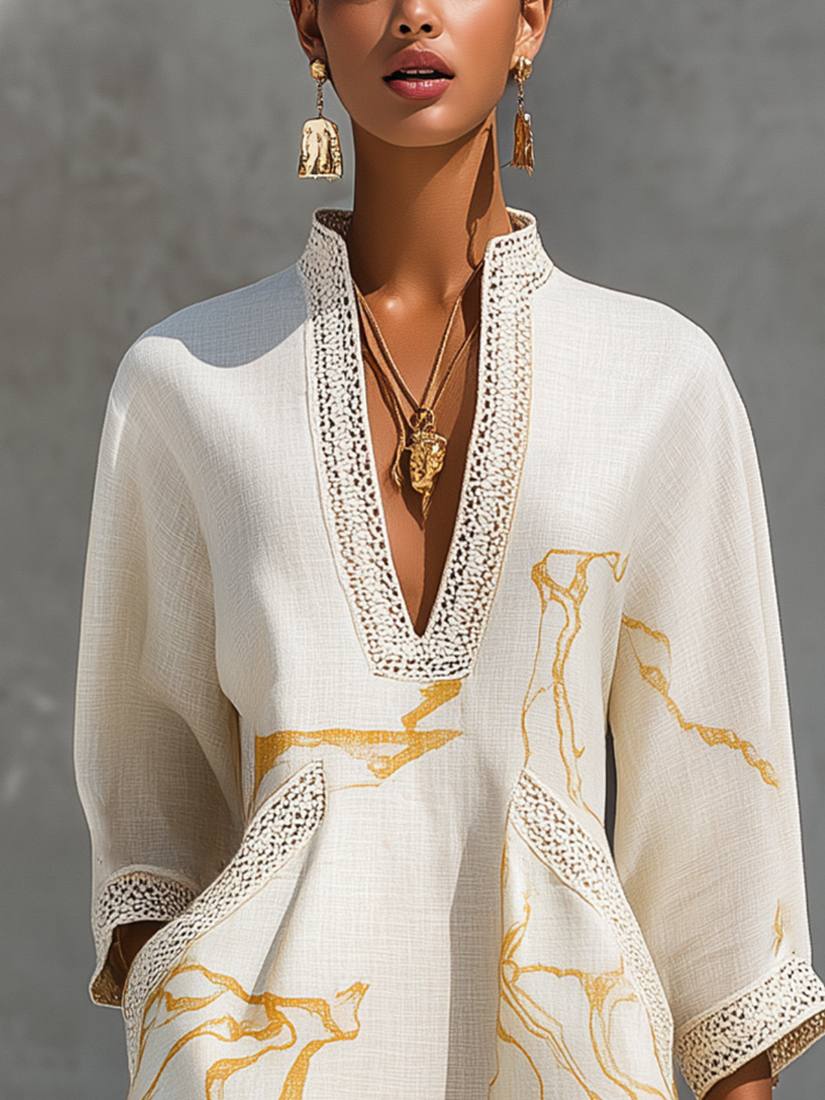 Aliénor - robe mini en dentelle crochetée ivoire à motifs dorés pour femme - vue 4