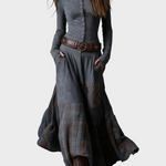 Helena : robe maxi en suédine bleu marine avec ceinture, gros plan