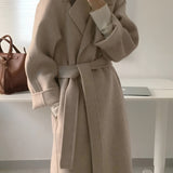 Talitha Manteau Long Femme en Laine – Coupe Portefeuille Élégante avec Ceinture