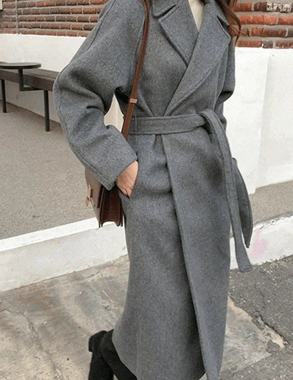Talitha Manteau Long Femme en Laine – Coupe Portefeuille Élégante avec Ceinture