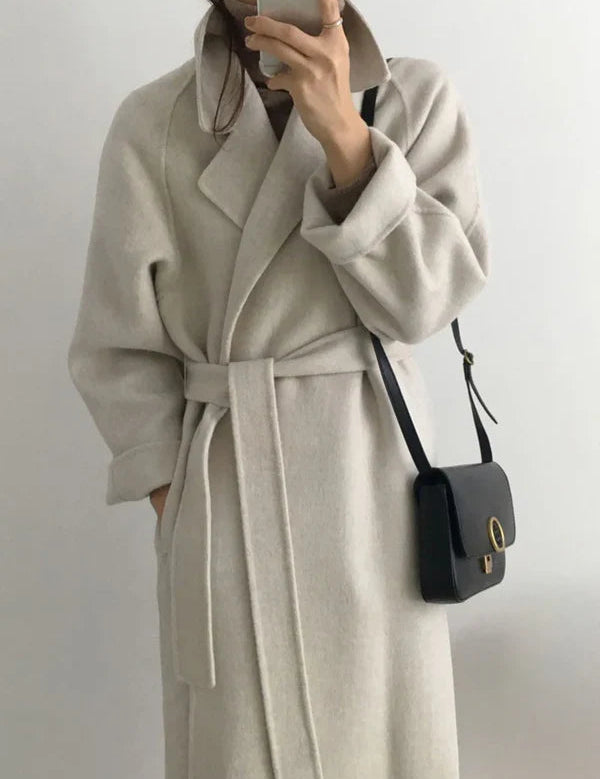 Talitha Manteau Long Femme en Laine – Coupe Portefeuille Élégante avec Ceinture