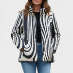 Flavie - Veste matelassée noir et blanc à motif graphique - vue d'ensemble