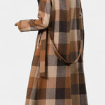 Fabienne - Manteau long à carreaux et ceinture