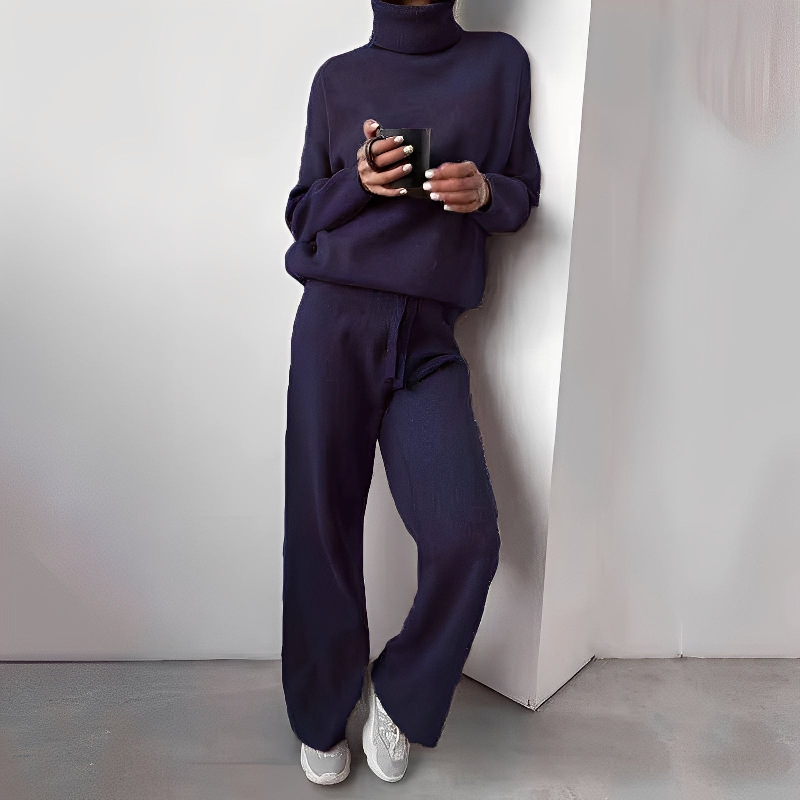 Kimberlee Ensemble Loungewear à Col Roulé pour Femme – Tenue Deux-Pièces Douce et Confortable avec Coupe Moderne