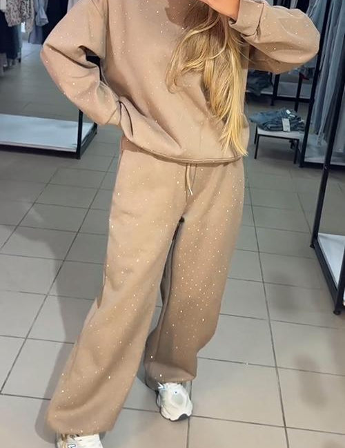 Aria Ensemble Loungewear Femme – Tenue Confortable avec Détails Strass & Coupe Relaxed