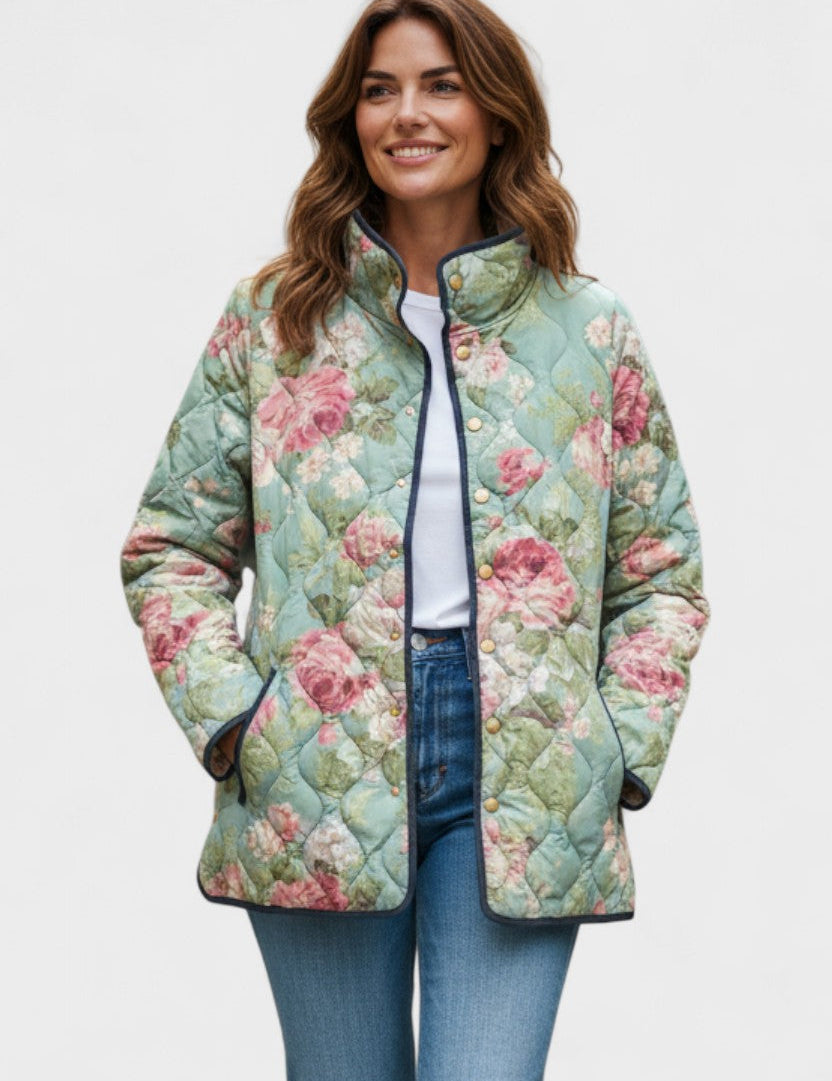 Mathilde - Veste matelassée vert menthe à grandes roses - vue d'ensemble