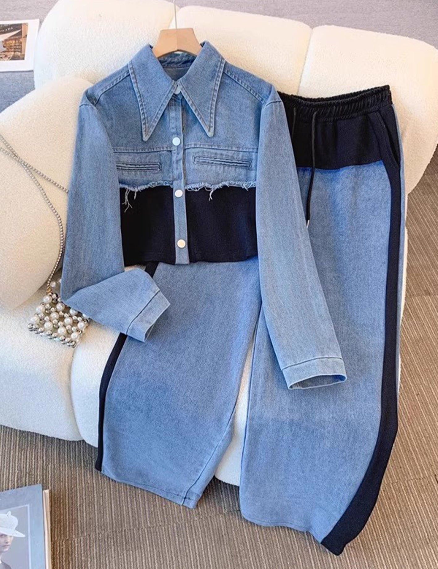 Albertine - Veste courte en blocs de couleur et ensemble de pantalons à jambes larges - vue d'ensemble