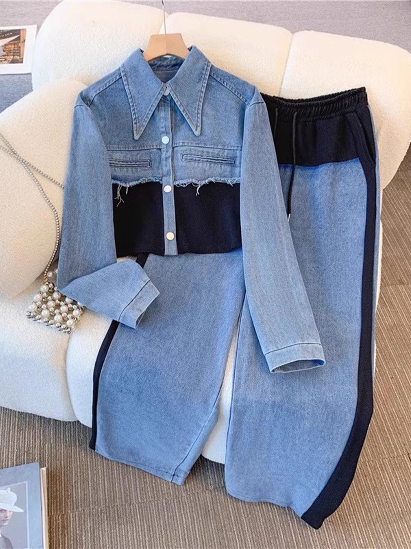 Albertine - Veste courte en blocs de couleur et ensemble de pantalons à jambes larges - vue d'ensemble