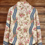 Sabine - Gilet à motif de roses grimpantes - gros plan