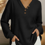 Sylvie - Pull uni à col en V - vue rapprochée