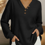 Sylvie - Pull uni à col en V - vue rapprochée