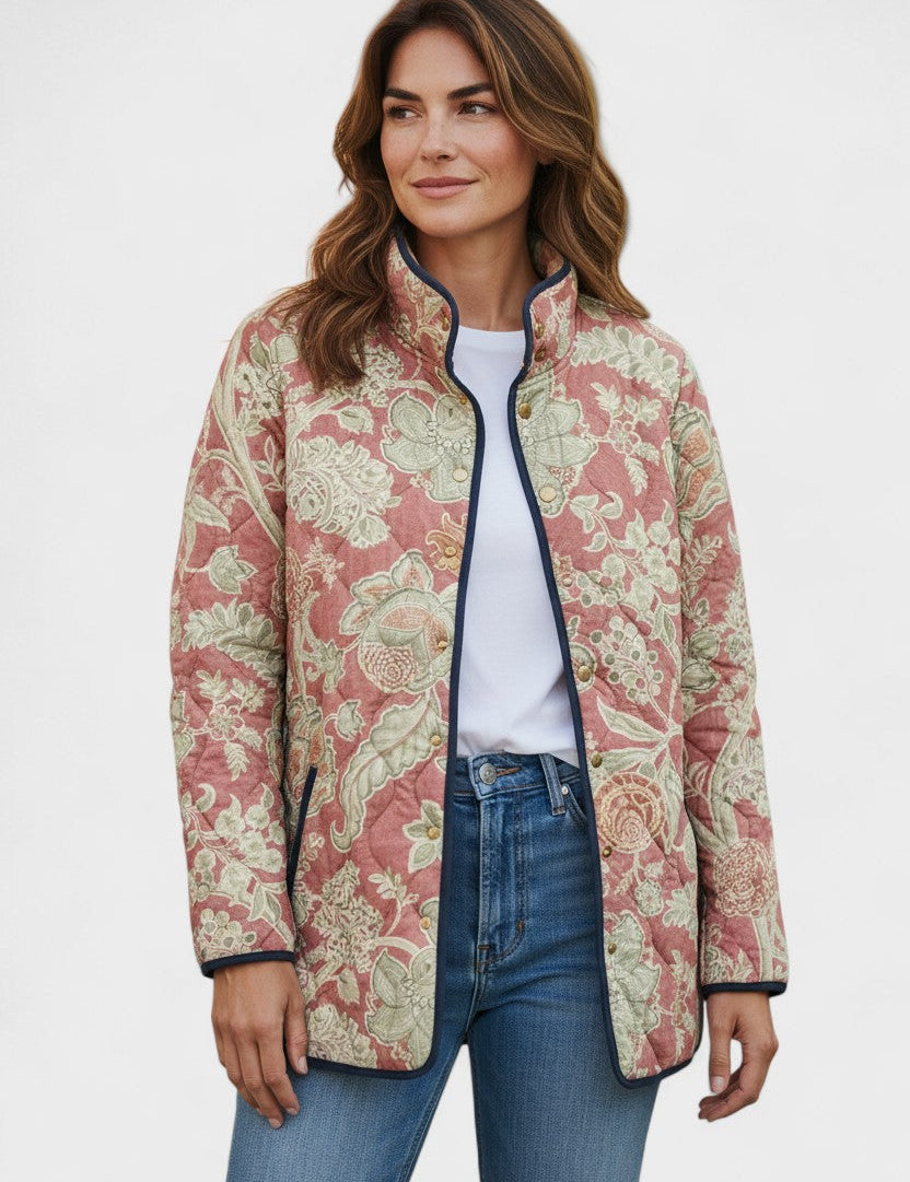 Violaine - Veste matelassée vieux rose à motif ornemental - vue d'ensemble